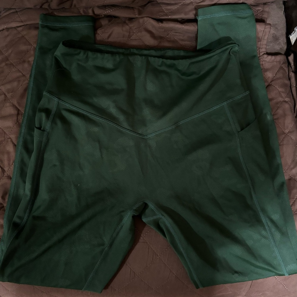 Dark green camo leggings
